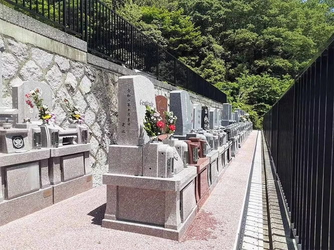  金毘羅山 雷声寺 安寧墓苑