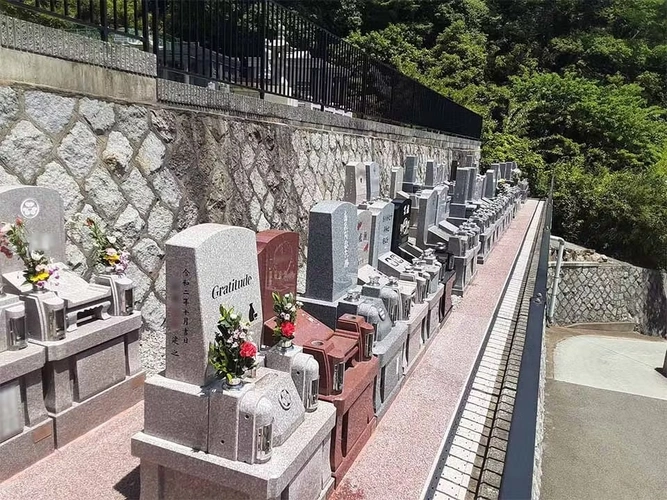  金毘羅山 雷声寺 安寧墓苑
