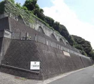  口石霊園