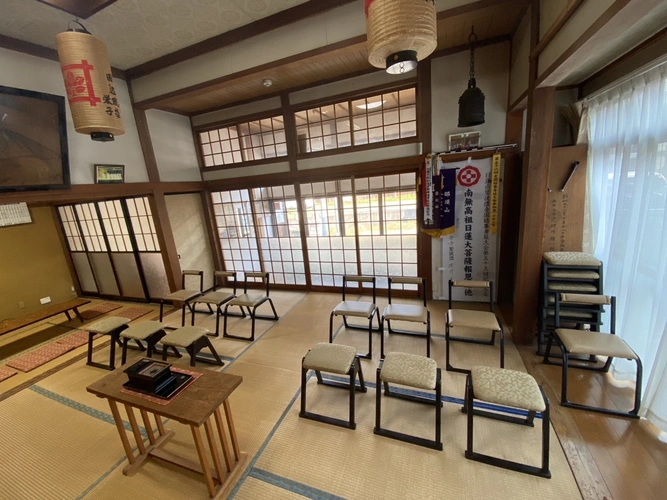 墓⽯を置かない「位牌型のお墓」⻑栄寺 