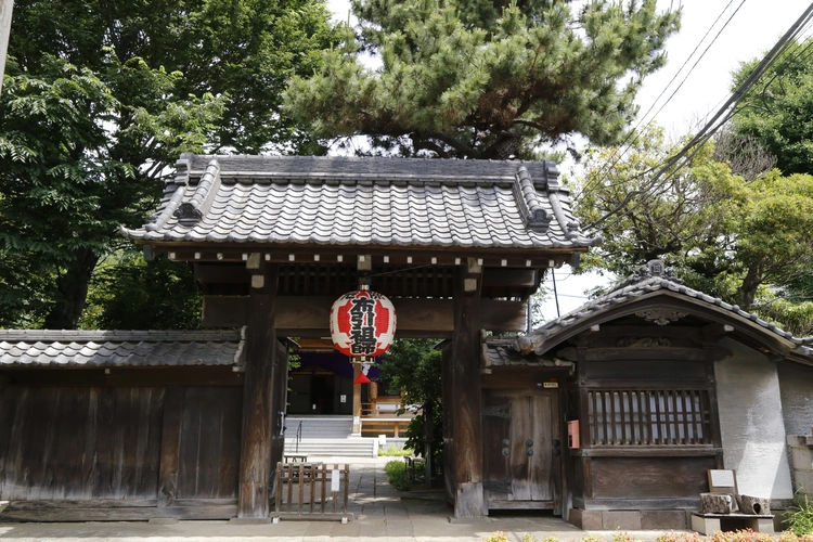つむぎの森・幸國寺樹木葬 文化財の山門