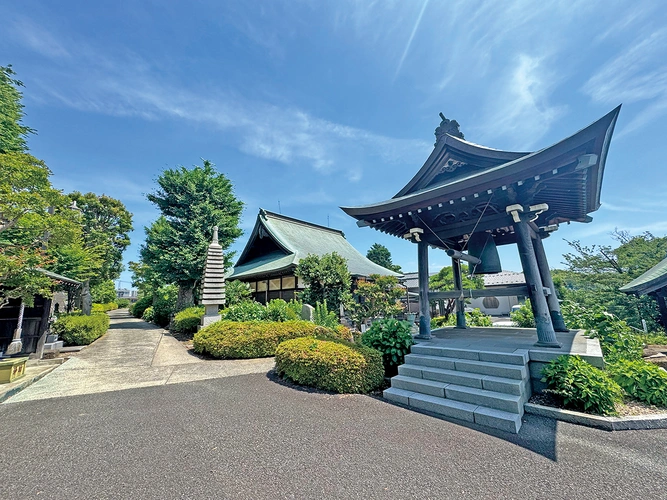 大善寺本堂と鐘楼