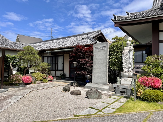 本堂外観