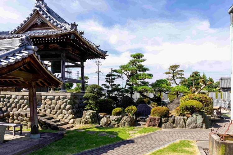 聖覚寺墓地　永代供養墓 鐘１縮小