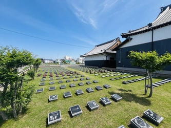 明るい雰囲気の樹木葬墓地