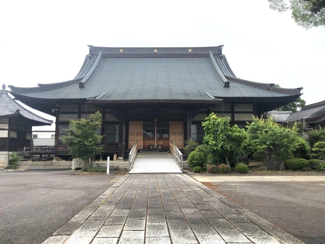 圓福寺墓地 本堂