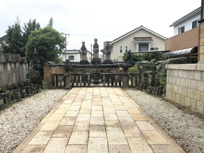 圓福寺墓地 歴住塔