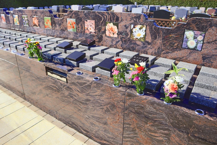 サニープレイス所沢 樹木葬・永代供養墓 個別式永代供養墓「四季」