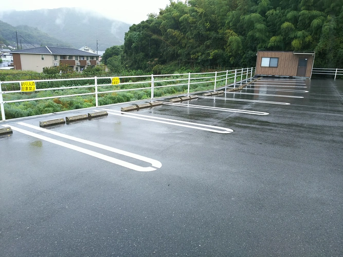 オアシス霊園 深山 駐車場の写真