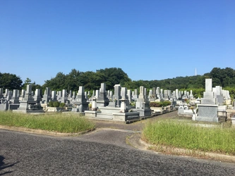 明るい雰囲気の公営霊園