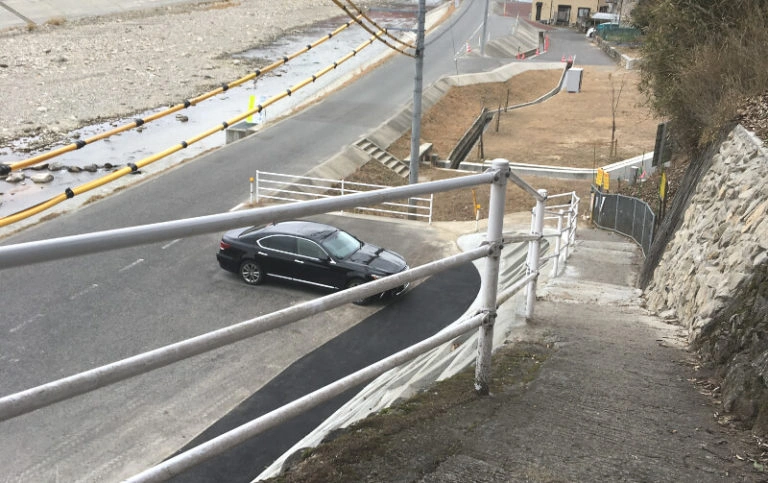 高松山墓地 駐車場の写真