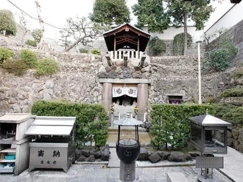 玉手の滝