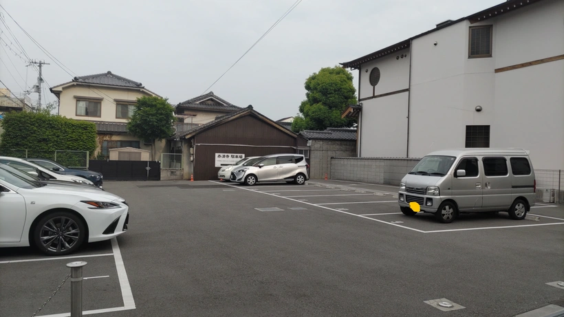 あべの泰清寺『涅槃堂 可也』 駐車場の写真