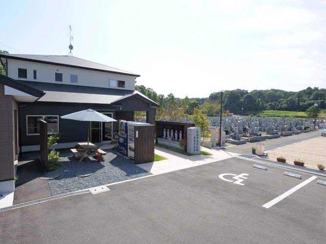 京阪奈墓地公園 駐車場の写真