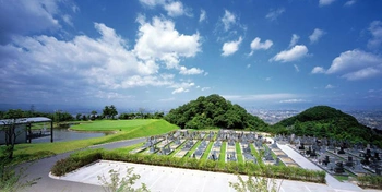 大阪市街を一望できる見晴らしの良い霊園