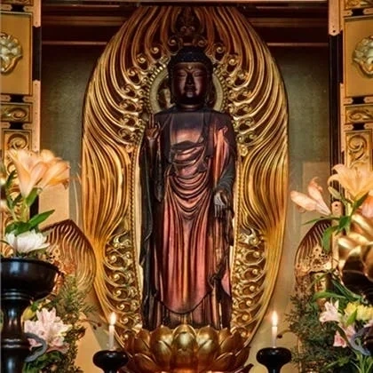 ご本尊　阿弥陀如来（あみだにょらい）