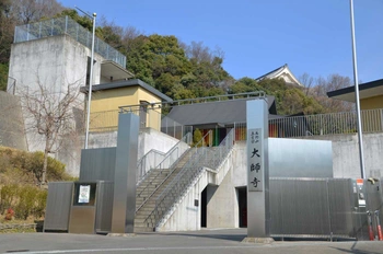 箕面市にある寺院墓地