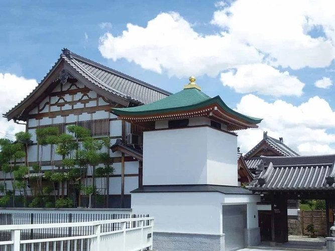 薬薗寺 楽園堂