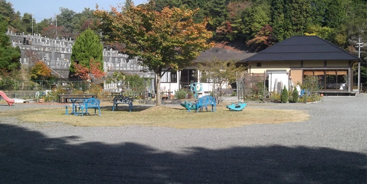 亀山霊苑 