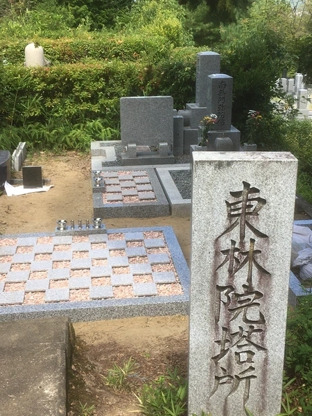東林院アート廟