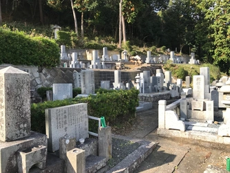 豊かな自然と落ち着いた雰囲気の寺院墓地