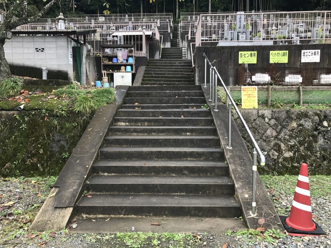 丹波篠山市王地山霊園 水汲み場の写真