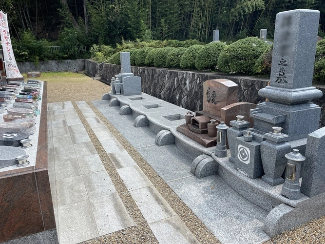 養田霊園 樹木葬スタイル「想華壇」 煉瓦区画（一般墓）