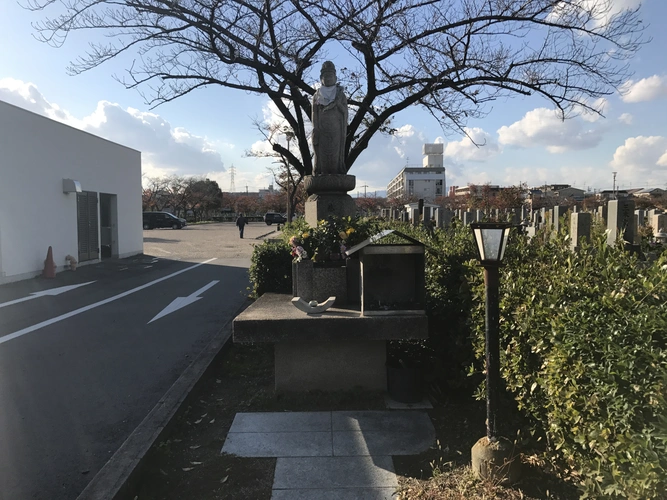 尼崎市弥生ケ丘墓園 