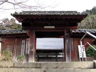 歴史ある天台宗の寺院墓地