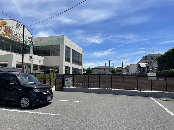 長寿院 樹木葬スタイル「想華壇」 区画前駐車場（長寿院保育園前）