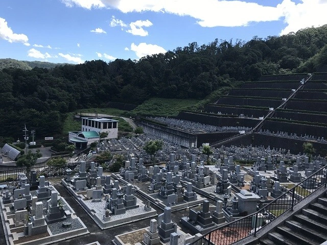 竜の子霊園 