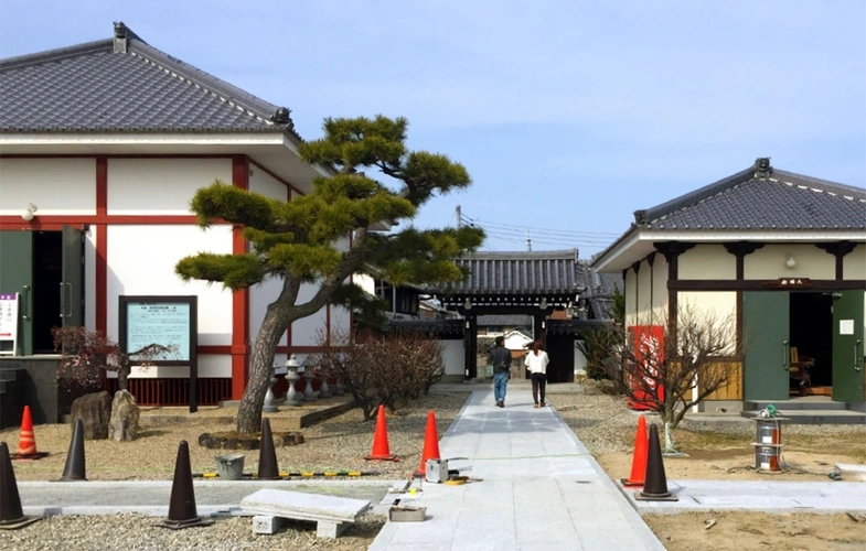 本堂と大仏殿