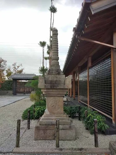 額安寺納骨堂 