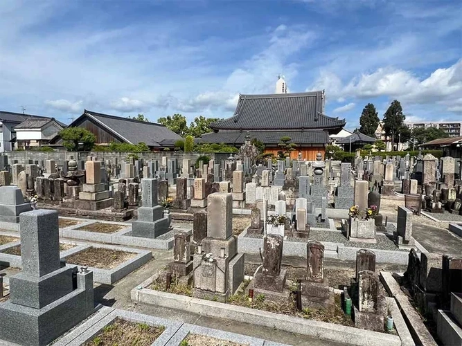 大和郡山市 洞泉寺墓地