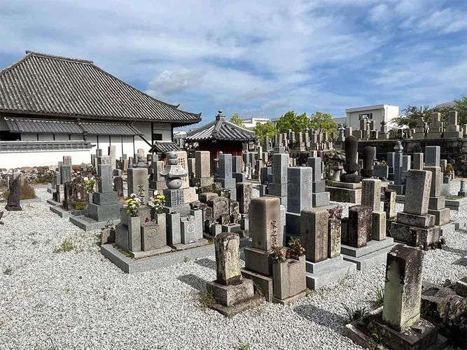 大和郡山市 実相寺墓地