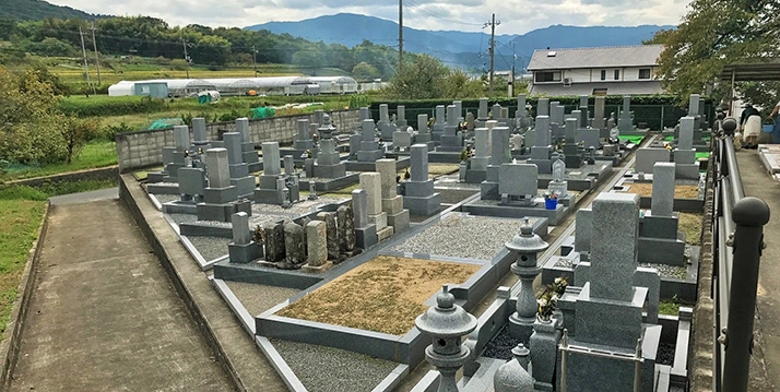 慶運寺境内墓地 墓地風景