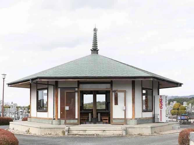 青垣霊園「さくら廟」 