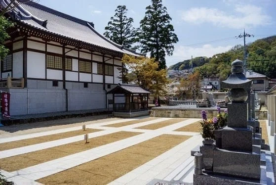 北葛城郡王寺町 達磨寺墓地