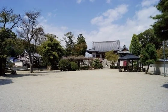 北葛城郡王寺町 達磨寺墓地