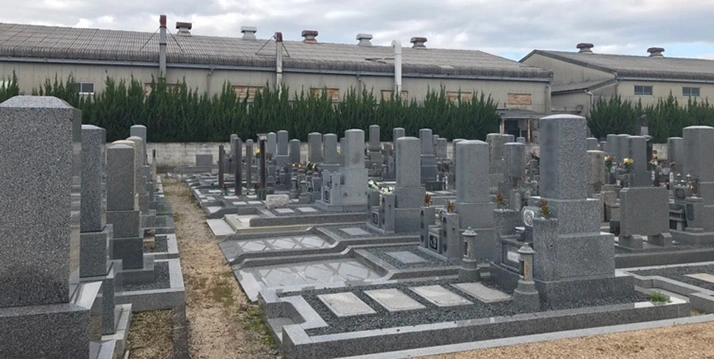 湖南市 六条共同墓地