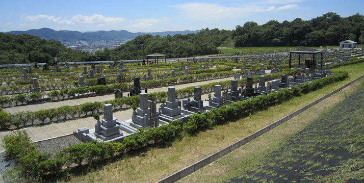 岩出市営 根来公園墓地 園内風景