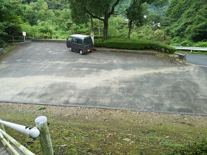 苅田町営 かんだ霊園 駐車場の写真