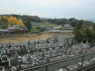 緑豊かな光明寺霊苑