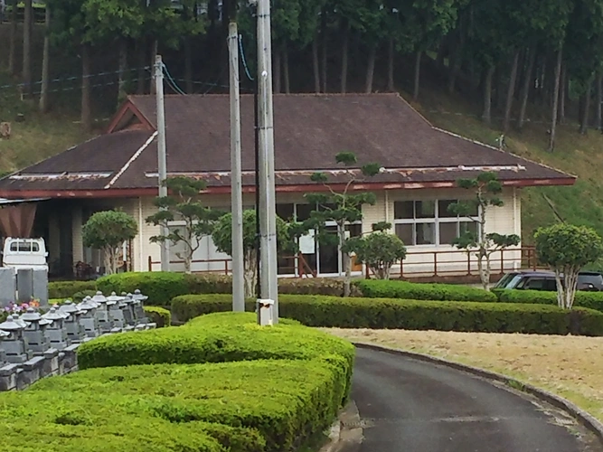 飯塚市営 飯塚霊園 管理事務所の写真