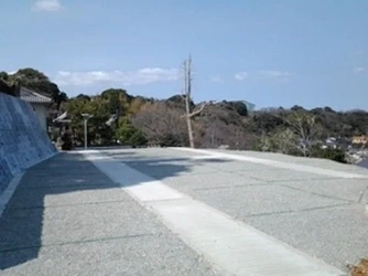 海と緑に囲まれた自然豊かな立地