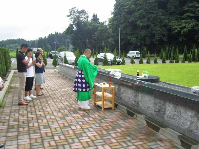 見附やすらぎ霊園 