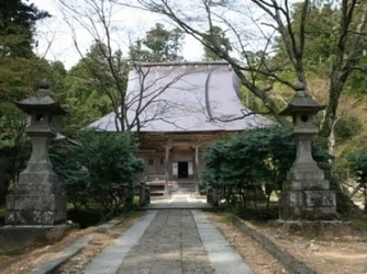 燕市にある寺院墓地