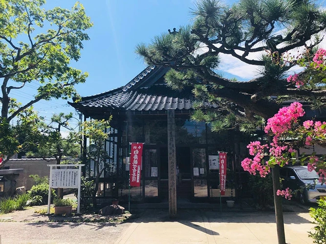 射水市 光明寺 のうこつぼ