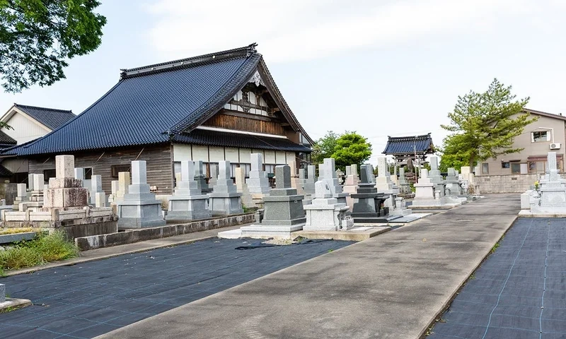 高岡市 願性寺墓地