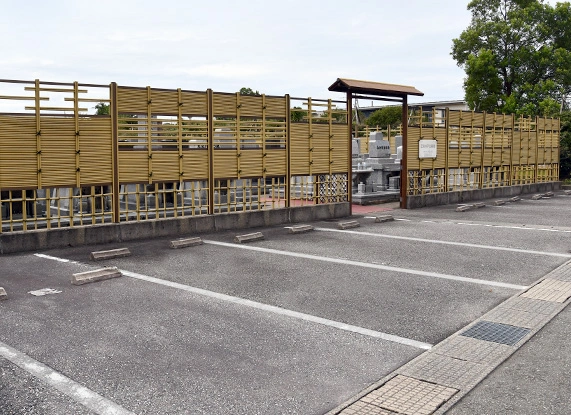 樹木葬・納骨壇「桜樹の杜」（高岡市） 駐車場の写真